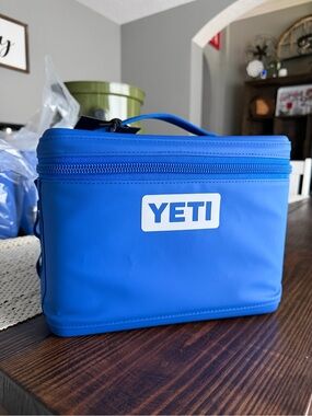 YETI Royal Blue Daytrip